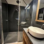 Апарт-отель Gite Roche Des Ducs Piscine Toute L'Annee, Spa Sauna Hammam Acces Illimite Rochesson