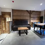 Апарт-отель Gite Roche Des Ducs Piscine Toute L'Annee, Spa Sauna Hammam Acces Illimite Rochesson