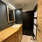 Апарт-отель Gite Roche Des Ducs Piscine Toute L'Annee, Spa Sauna Hammam Acces Illimite Rochesson