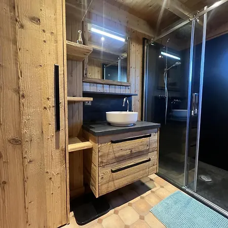 Aparthotel Roche Des Ducs Avec Piscine Toute L'annee, Spa, Sauna, Hammam *