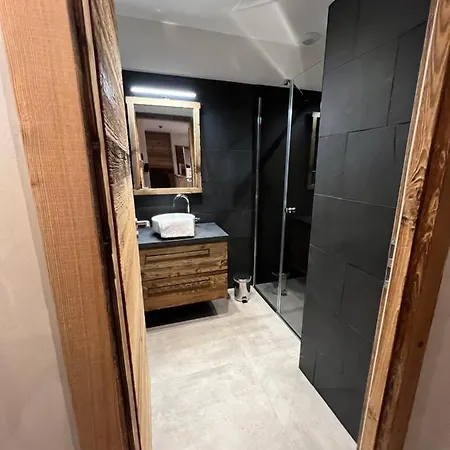 Roche Des Ducs Avec Piscine Toute L'année, Spa, Sauna, Hammam 4* Rochesson