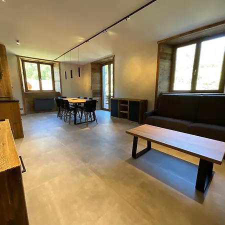 Roche Des Ducs Avec Piscine Toute L'annee, Spa, Sauna, Hammam * Rochesson