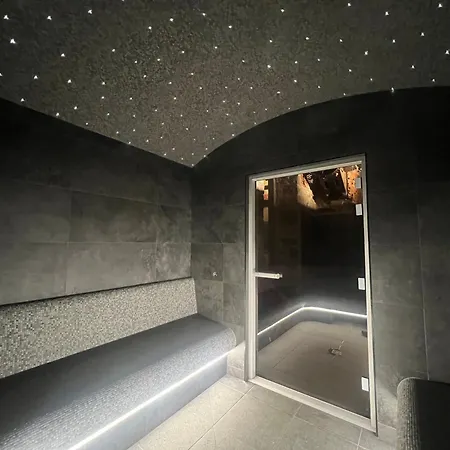Апарт-отель Roche Des Ducs Piscine Toute L'annee, Sauna Hammam Acces Illimite 4*