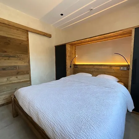 Roche Des Ducs Avec Piscine Toute L'annee, Spa, Sauna, Hammam 4* Rochesson