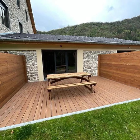 Апарт-отель Roche Des Ducs Piscine Toute L'annee, Sauna Hammam Acces Illimite Rochesson