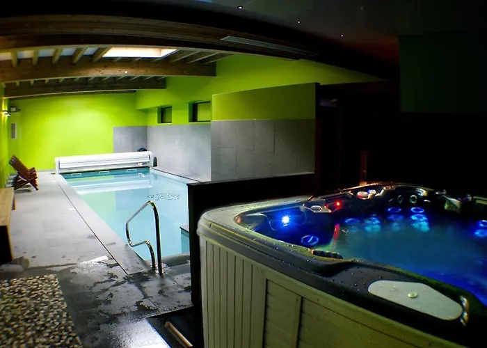 Roche Des Ducs Avec Piscine Toute L'annee, Spa, Sauna, Hammam