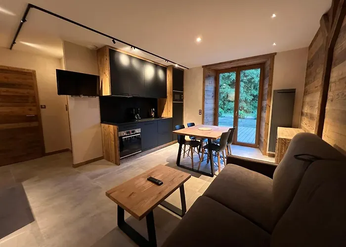 Roche Des Ducs Avec Piscine Toute L'annee, Spa, Sauna, Hammam 4*