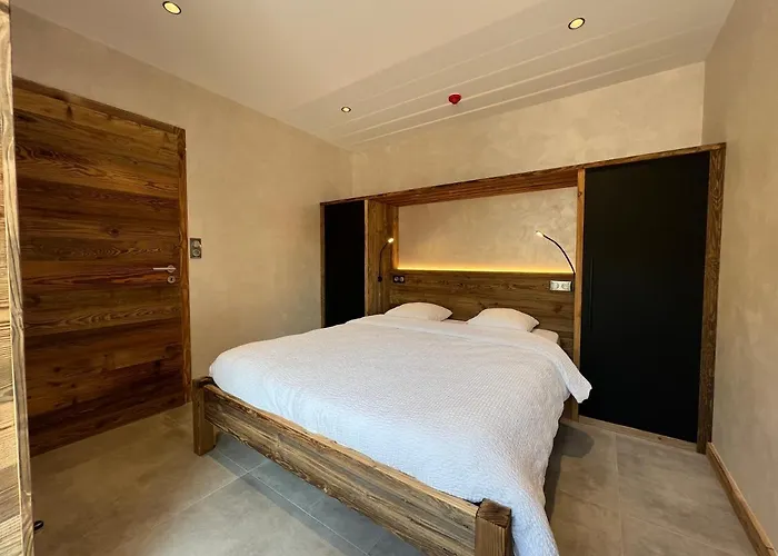 Roche Des Ducs Avec Piscine Toute L'annee, Spa, Sauna, Hammam