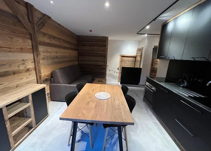 Roche Des Ducs Avec Piscine Toute L'annee, Spa, Sauna, Hammam