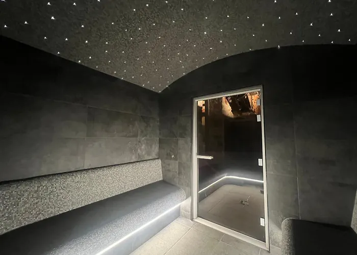 Aparthotel Roche Des Ducs Avec Piscine Toute L'annee, Spa, Sauna, Hammam 4*