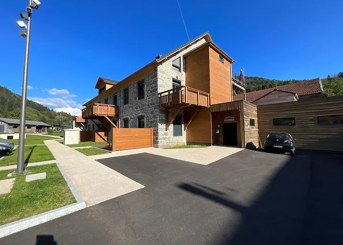 Roche Des Ducs Avec Piscine Toute L'annee, Spa, Sauna, Hammam Rochesson